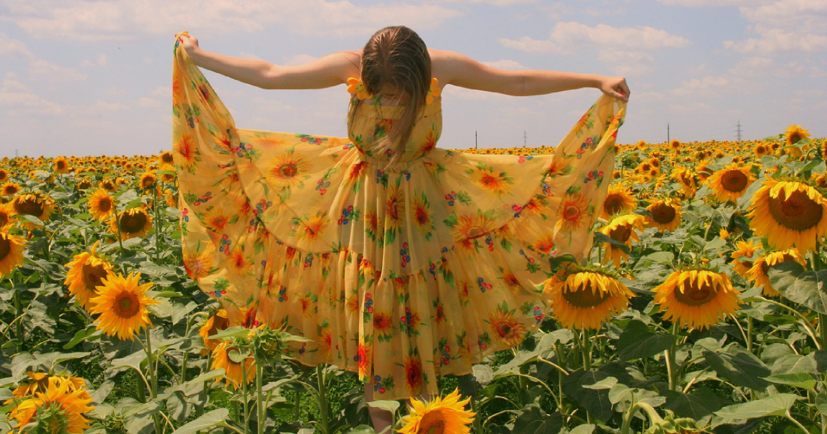 Be Sure to Wear Some Flowers in Your Dream wearing flowers in lucid dreaming