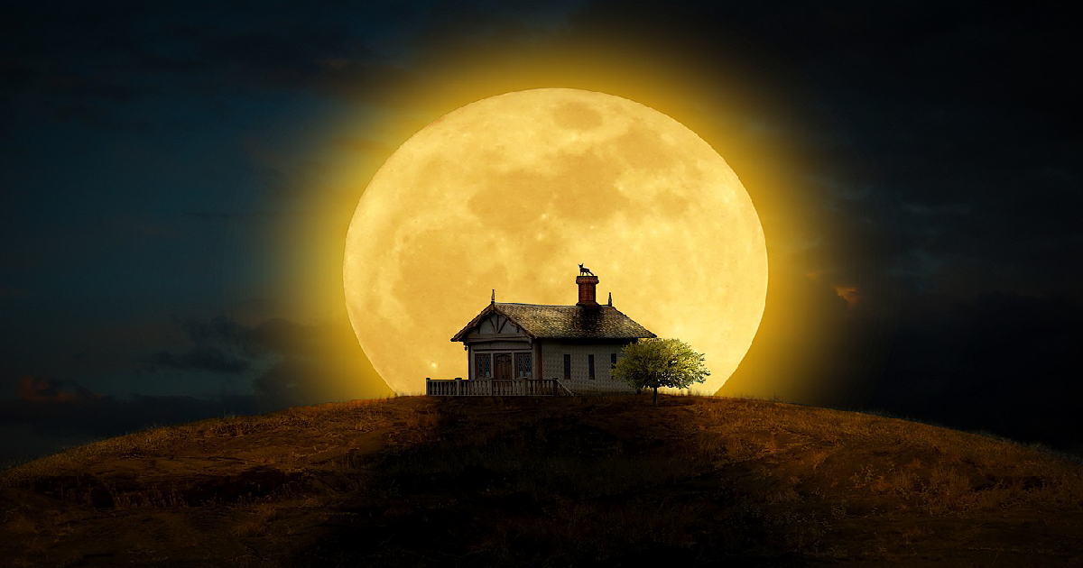 moon in lucid dreaming