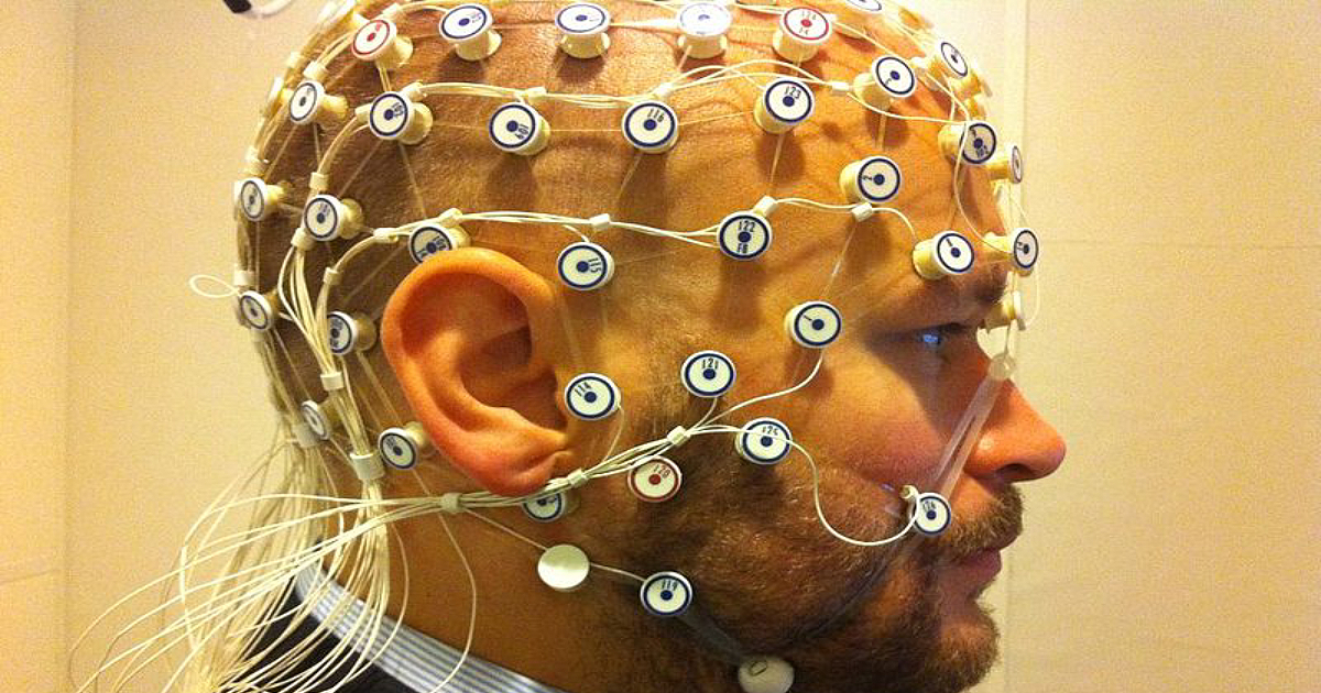 Photo by Grrrmmm from Wikimedia eeg in lucid dreaming